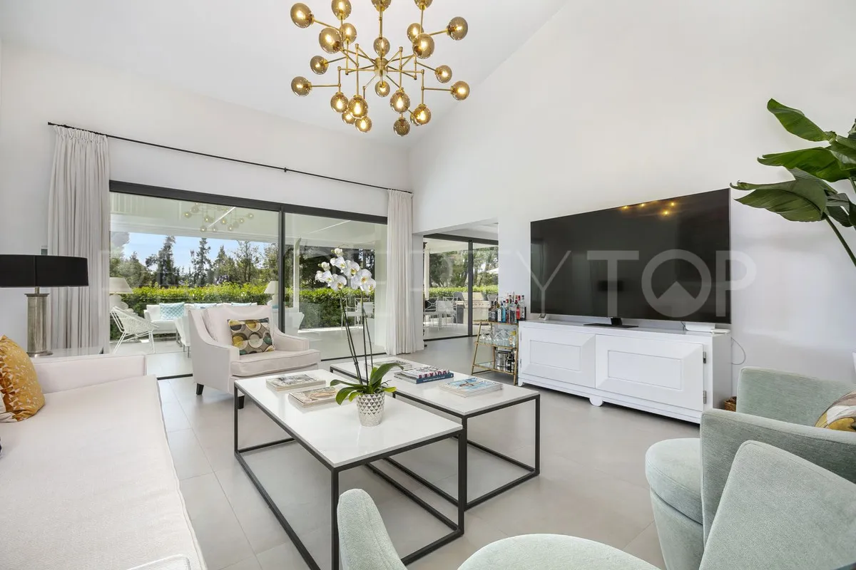 Comprar villa de 4 dormitorios en Guadalmina Alta