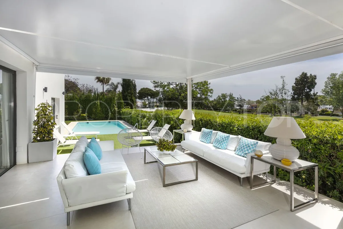 Comprar villa de 4 dormitorios en Guadalmina Alta