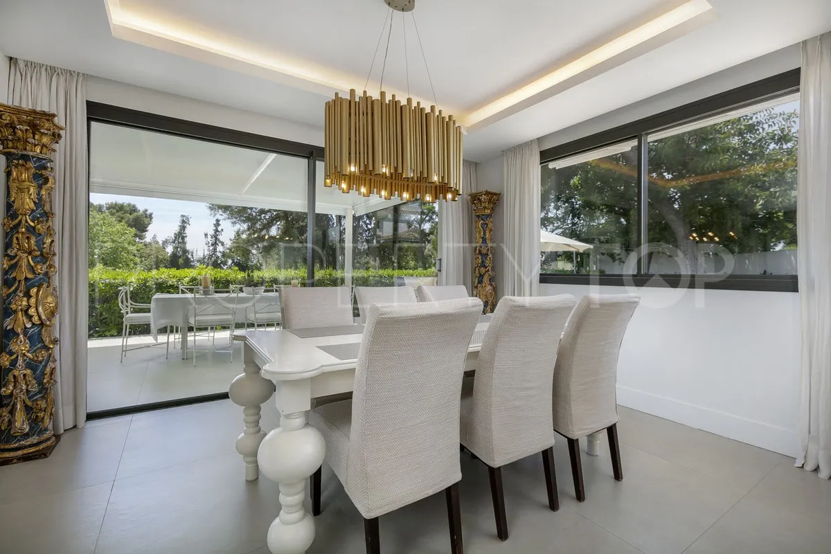 Comprar villa de 4 dormitorios en Guadalmina Alta
