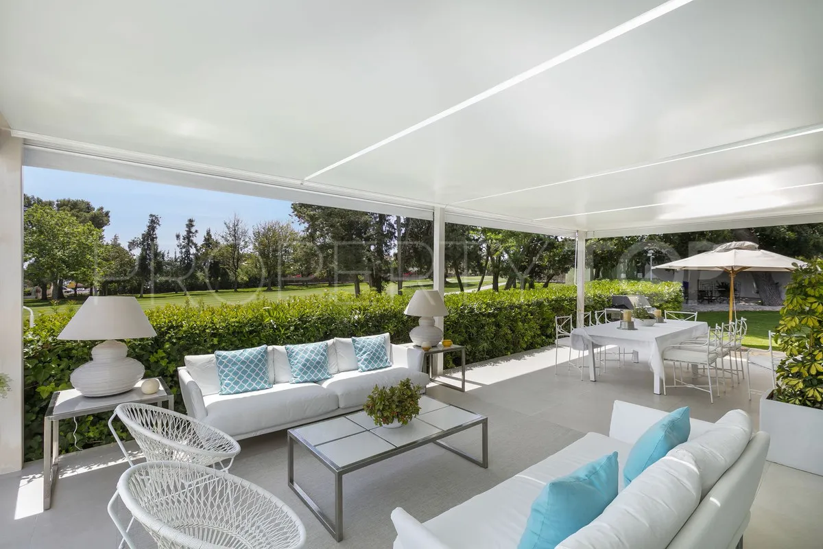 Comprar villa de 4 dormitorios en Guadalmina Alta