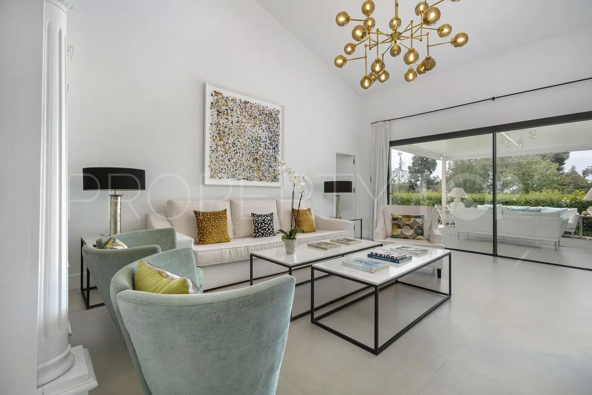 Comprar villa de 4 dormitorios en Guadalmina Alta