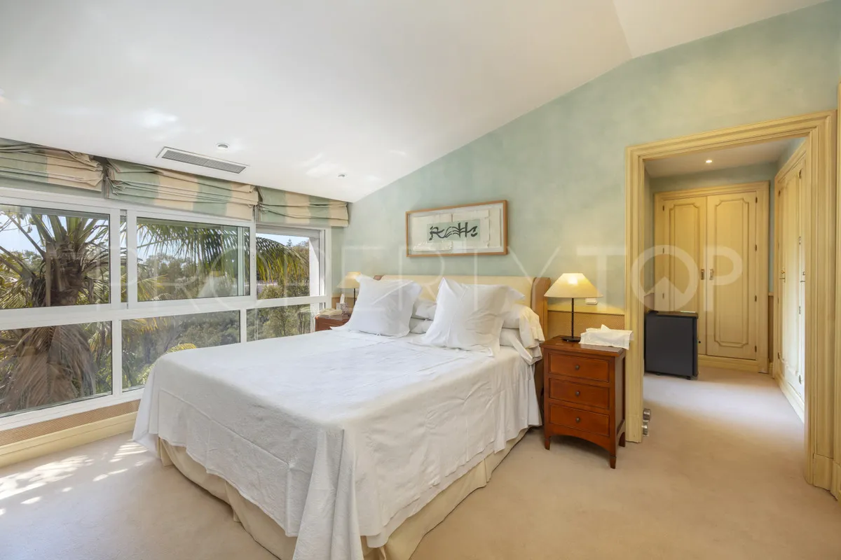 Se vende villa con 14 dormitorios en Marbella Ciudad