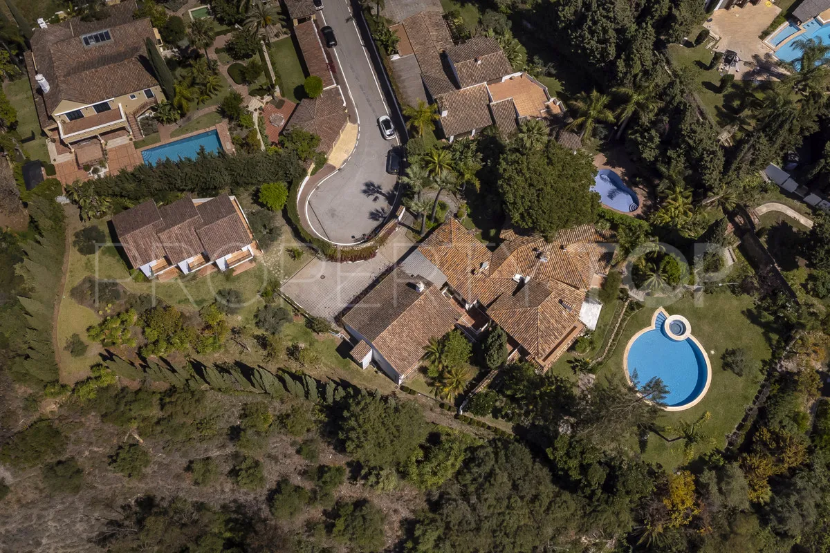 Se vende villa con 14 dormitorios en Marbella Ciudad
