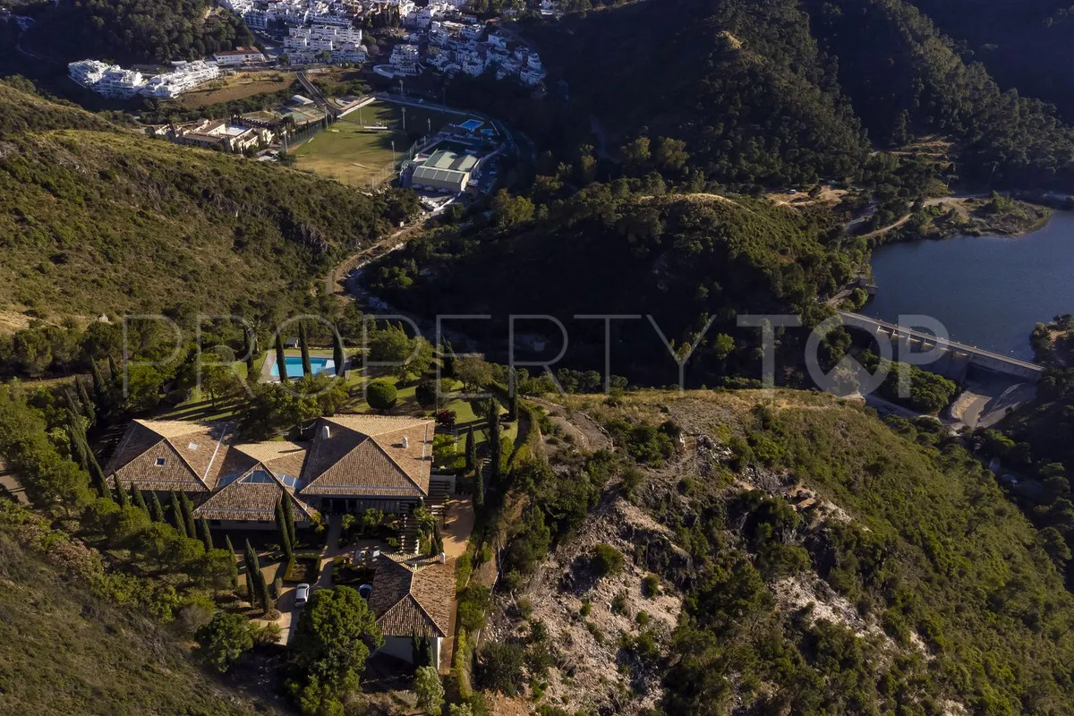 Se vende villa en La Zagaleta con 8 dormitorios