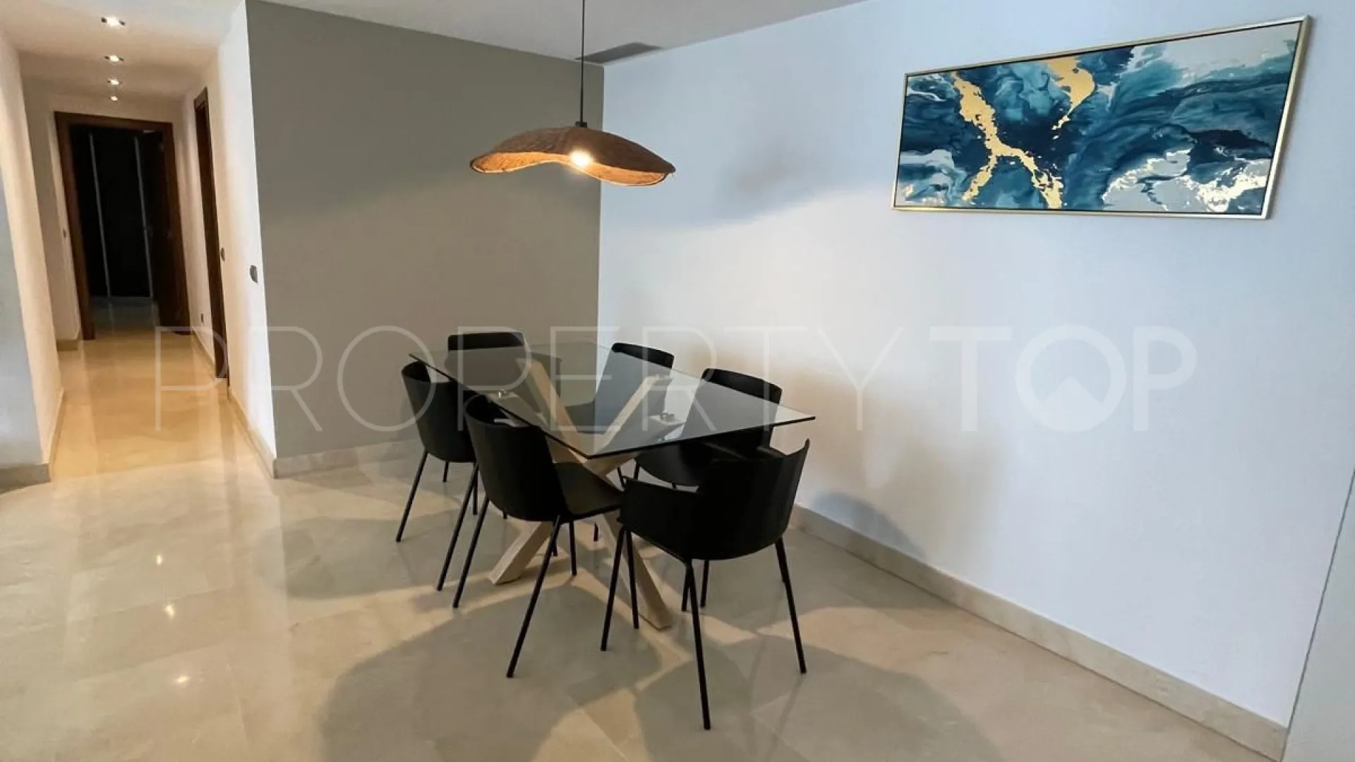 Comprar apartamento en San Pedro de Alcantara con 3 dormitorios