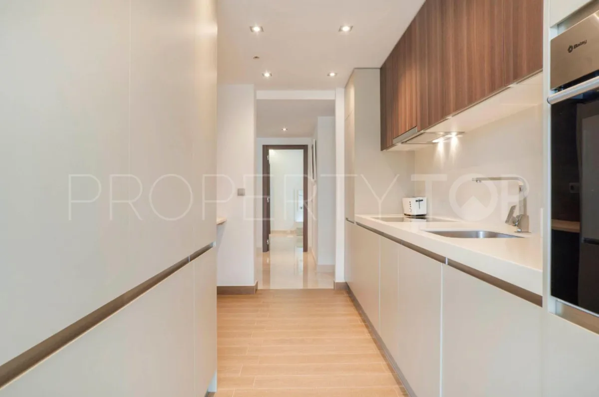 Comprar apartamento en San Pedro de Alcantara con 3 dormitorios