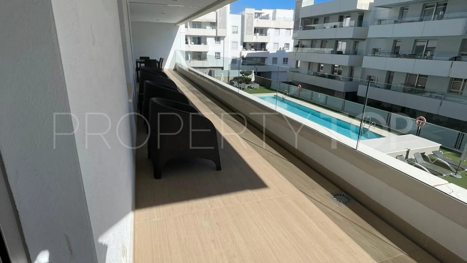 Comprar apartamento en San Pedro de Alcantara con 3 dormitorios