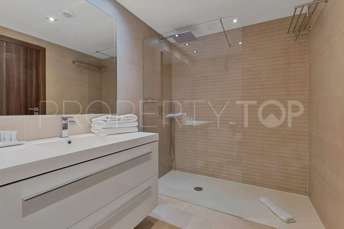 Apartamento con 3 dormitorios a la venta en San Pedro de Alcantara