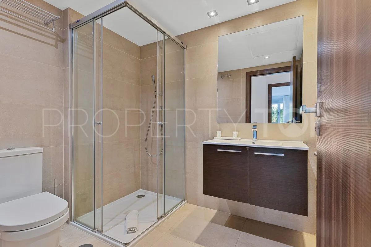 Apartamento con 3 dormitorios a la venta en San Pedro de Alcantara