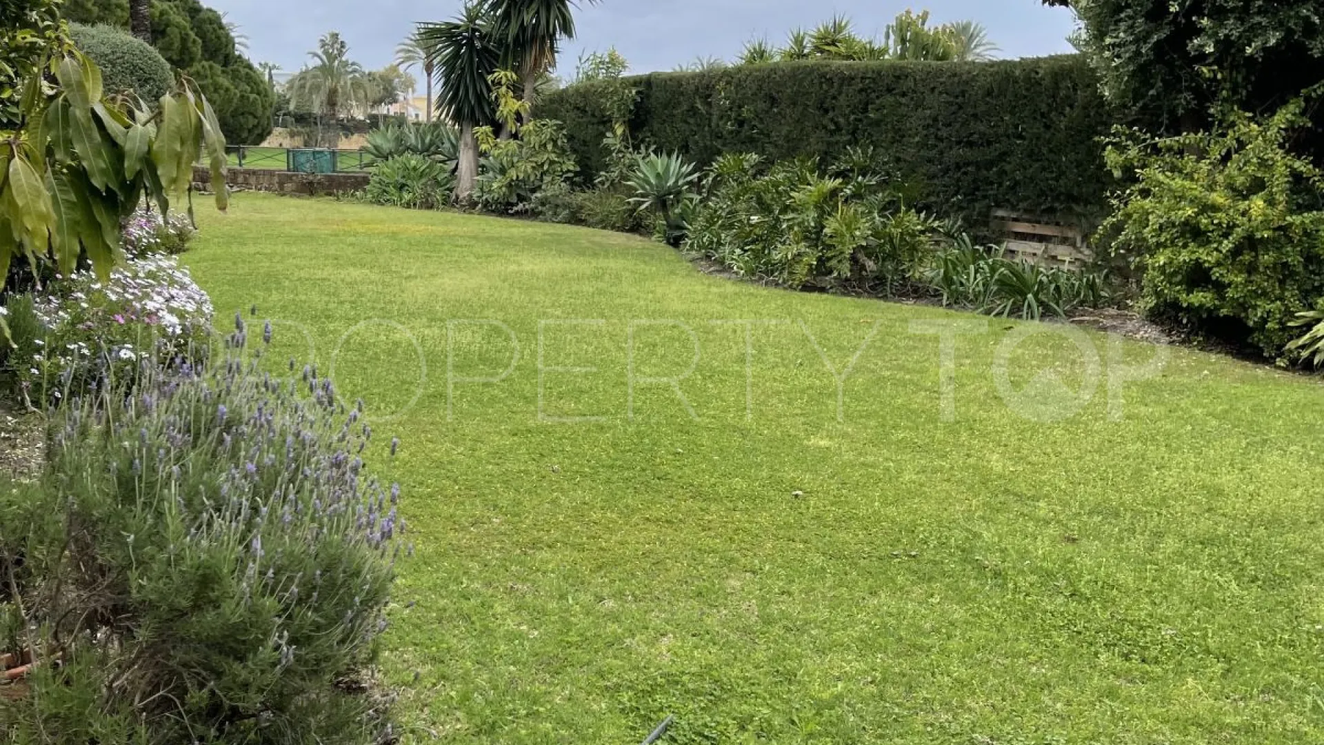 Villa con 3 dormitorios en venta en Guadalmina Alta