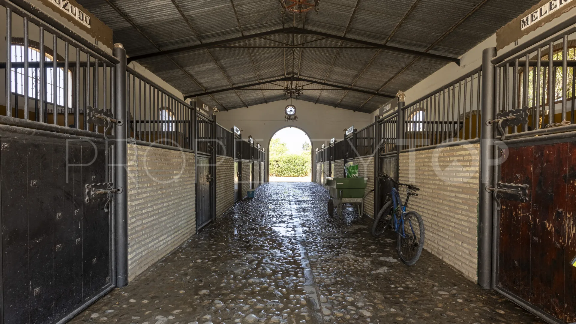 Finca de 4 dormitorios a la venta en Las Lagunas - Campano