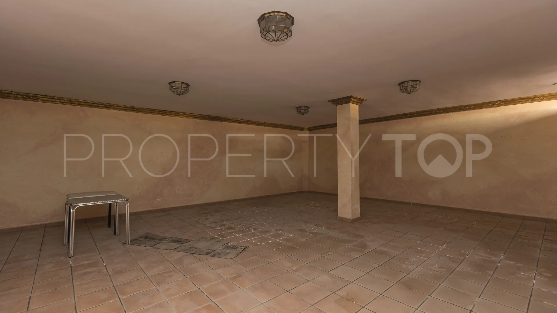 Finca de 4 dormitorios a la venta en Las Lagunas - Campano
