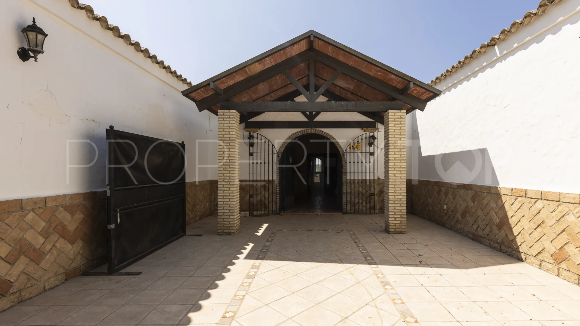 Finca de 4 dormitorios a la venta en Las Lagunas - Campano