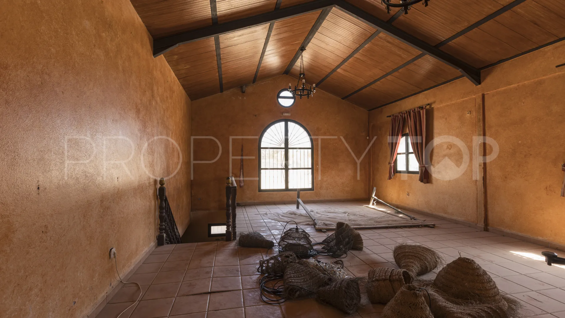 Finca de 4 dormitorios a la venta en Las Lagunas - Campano