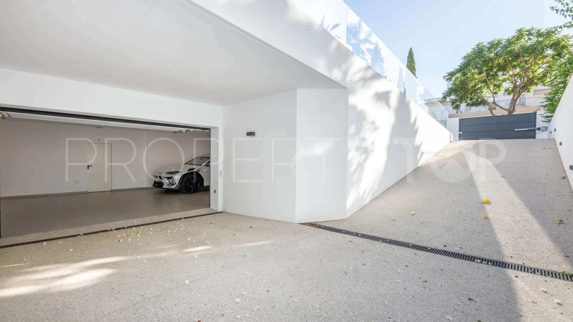 Los Flamingos villa for sale