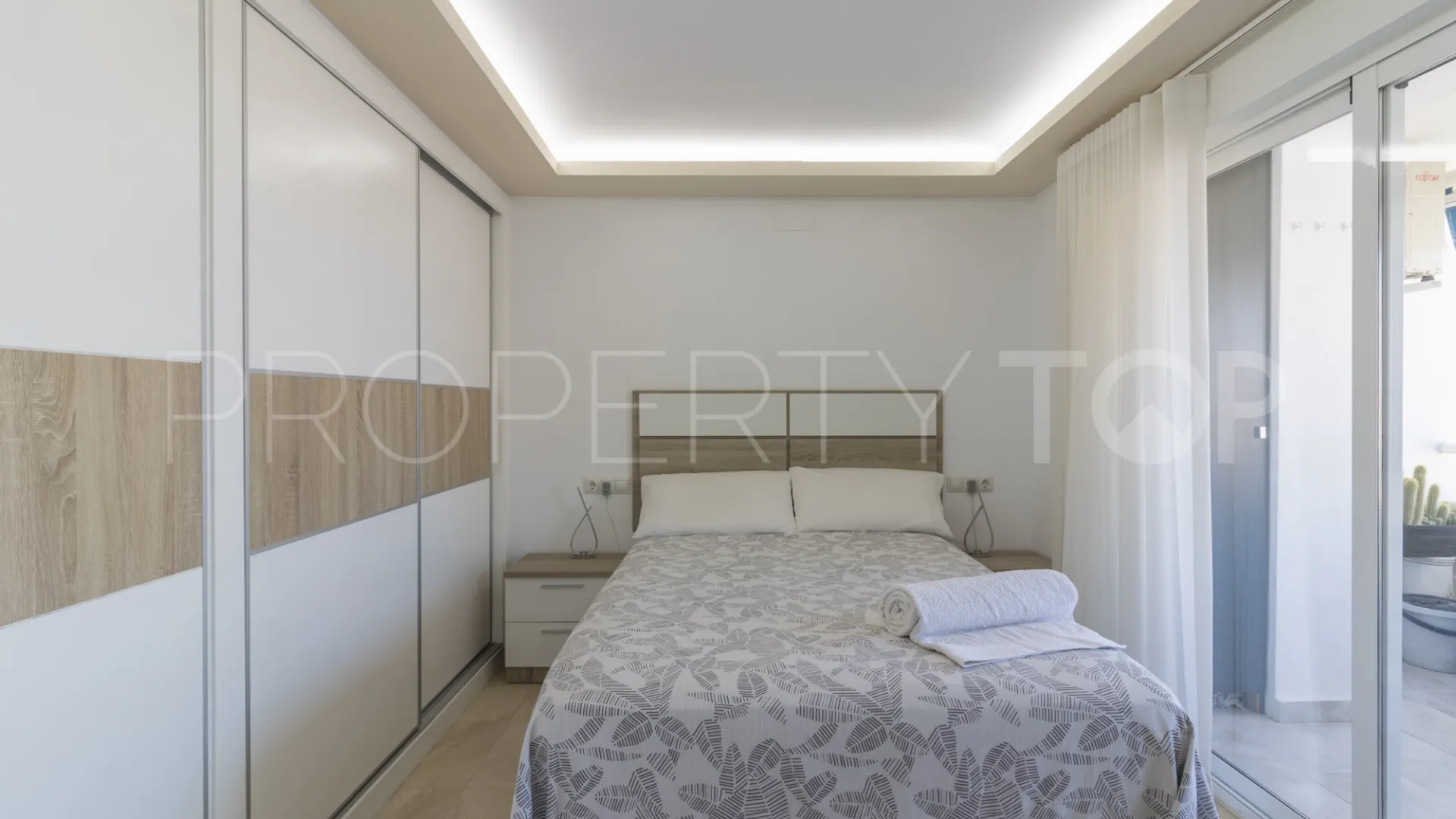 Buy apartment in Benalmadena Costa