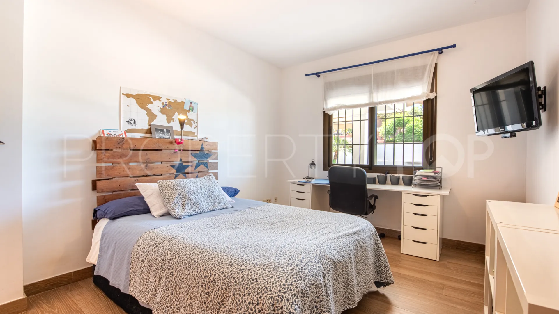 Se vende villa de 5 dormitorios en Marbella Este