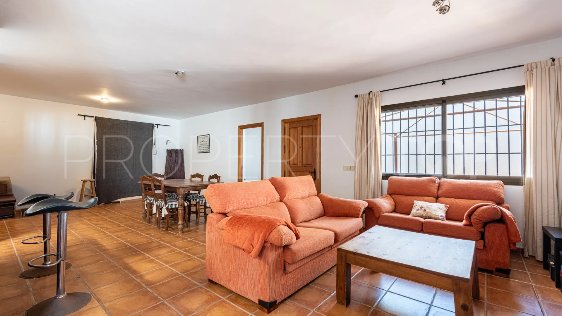 Se vende villa de 5 dormitorios en Marbella Este