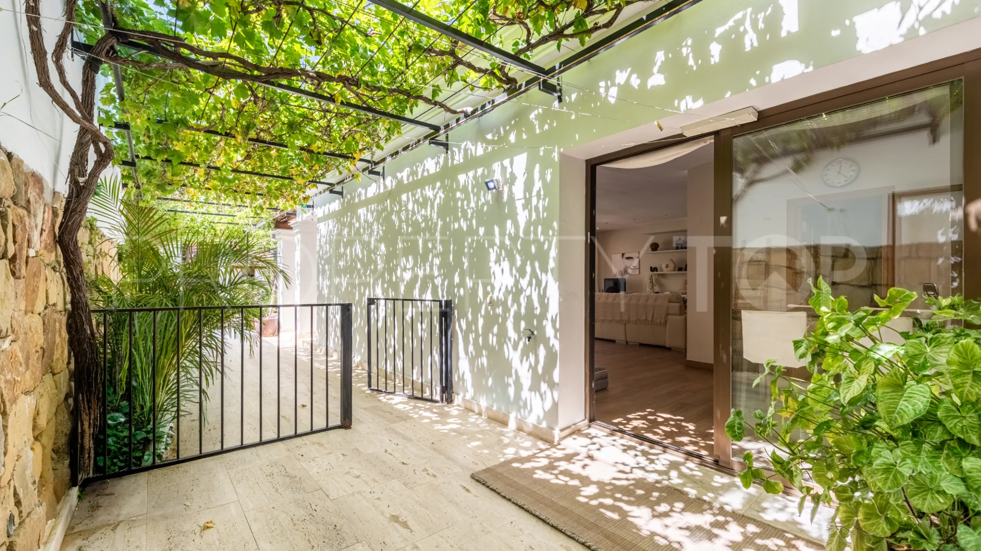 Se vende villa de 5 dormitorios en Marbella Este