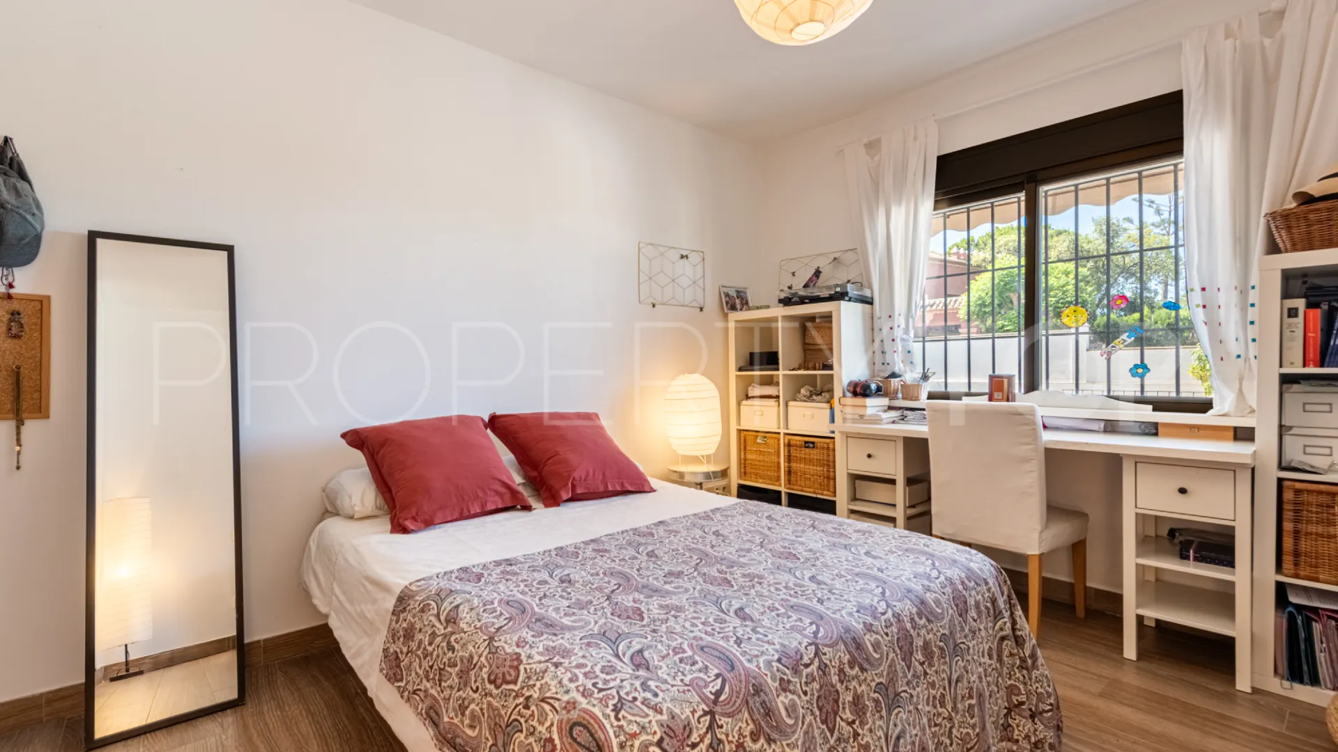 Se vende villa de 5 dormitorios en Marbella Este