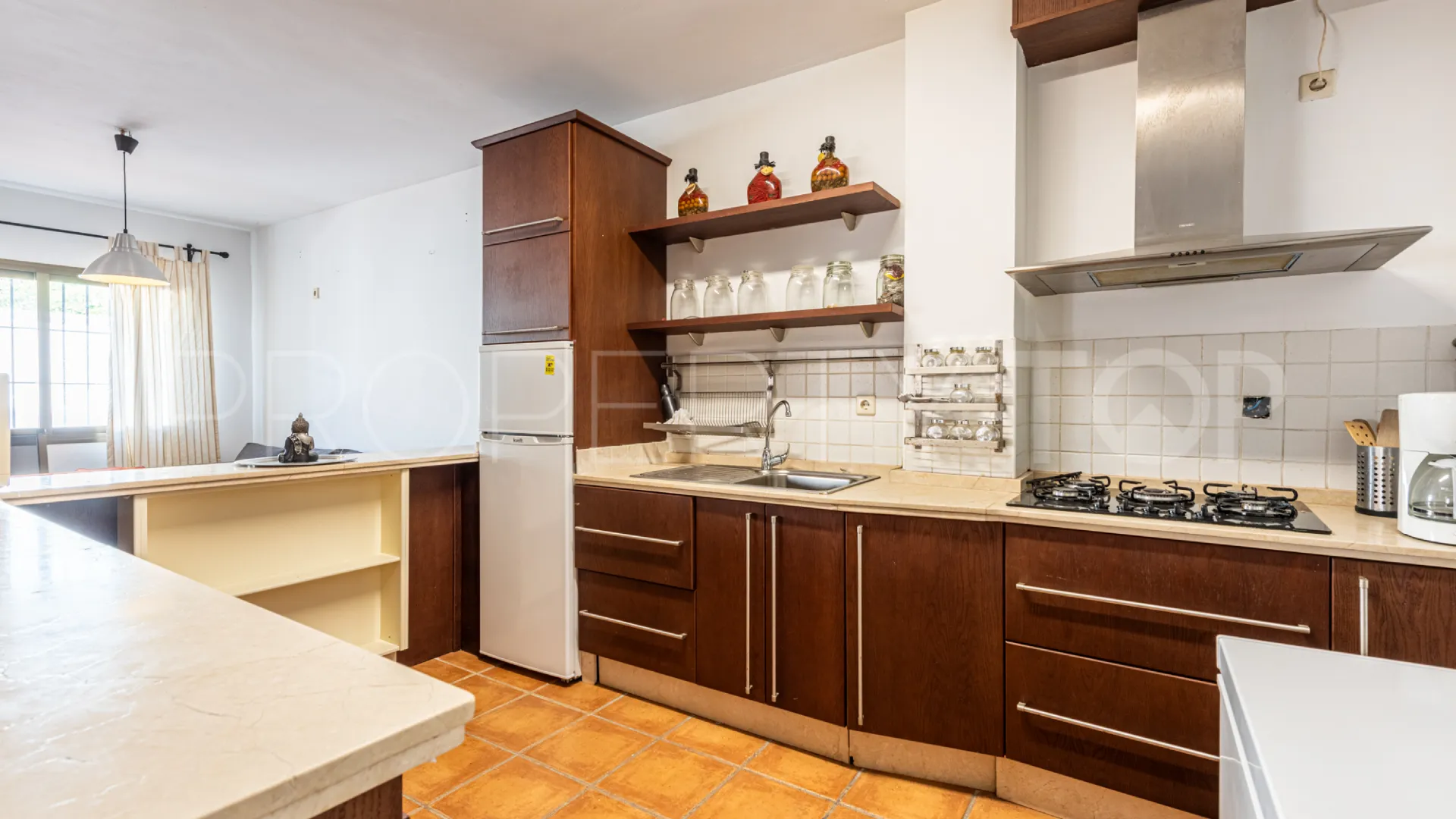 Se vende villa de 5 dormitorios en Marbella Este