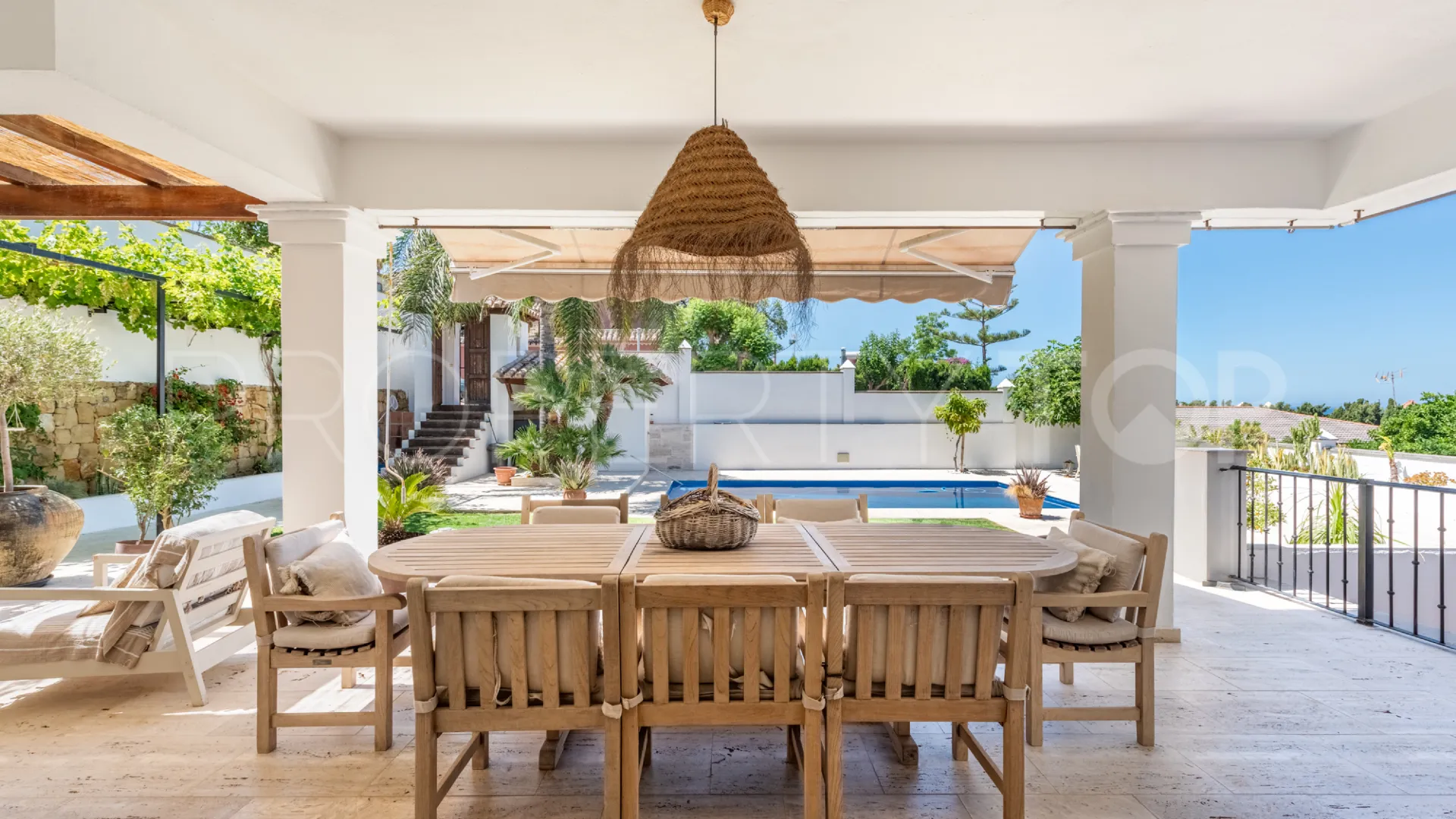 Se vende villa de 5 dormitorios en Marbella Este