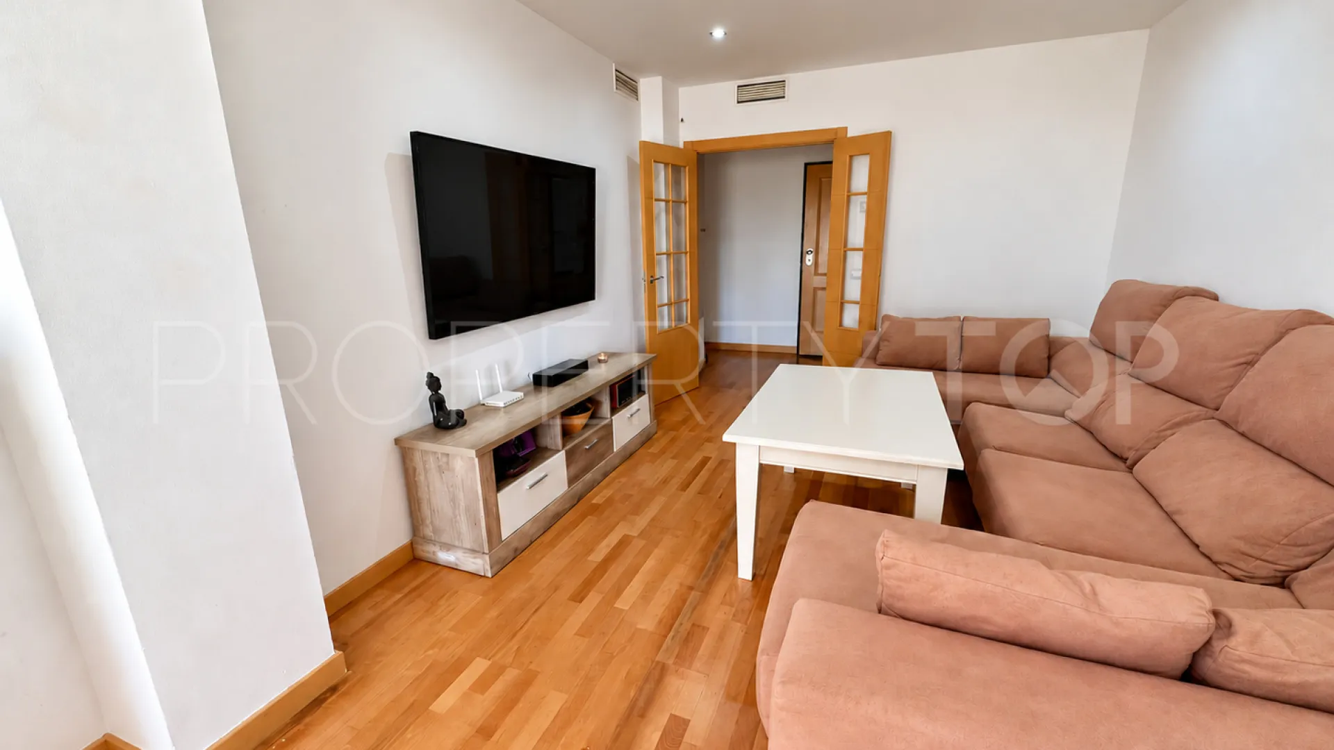 Ground floor apartment with 3 bedrooms for sale in Las Joyas