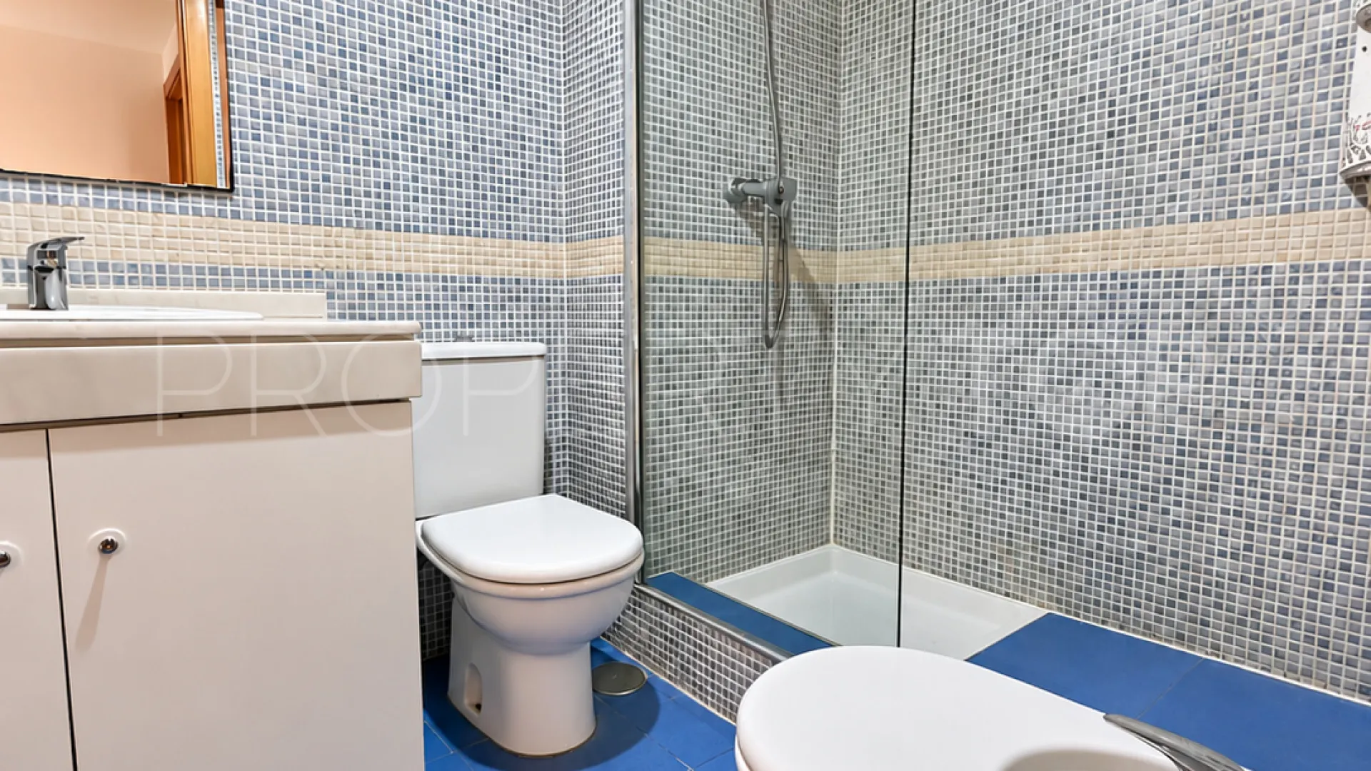 Ground floor apartment with 3 bedrooms for sale in Las Joyas