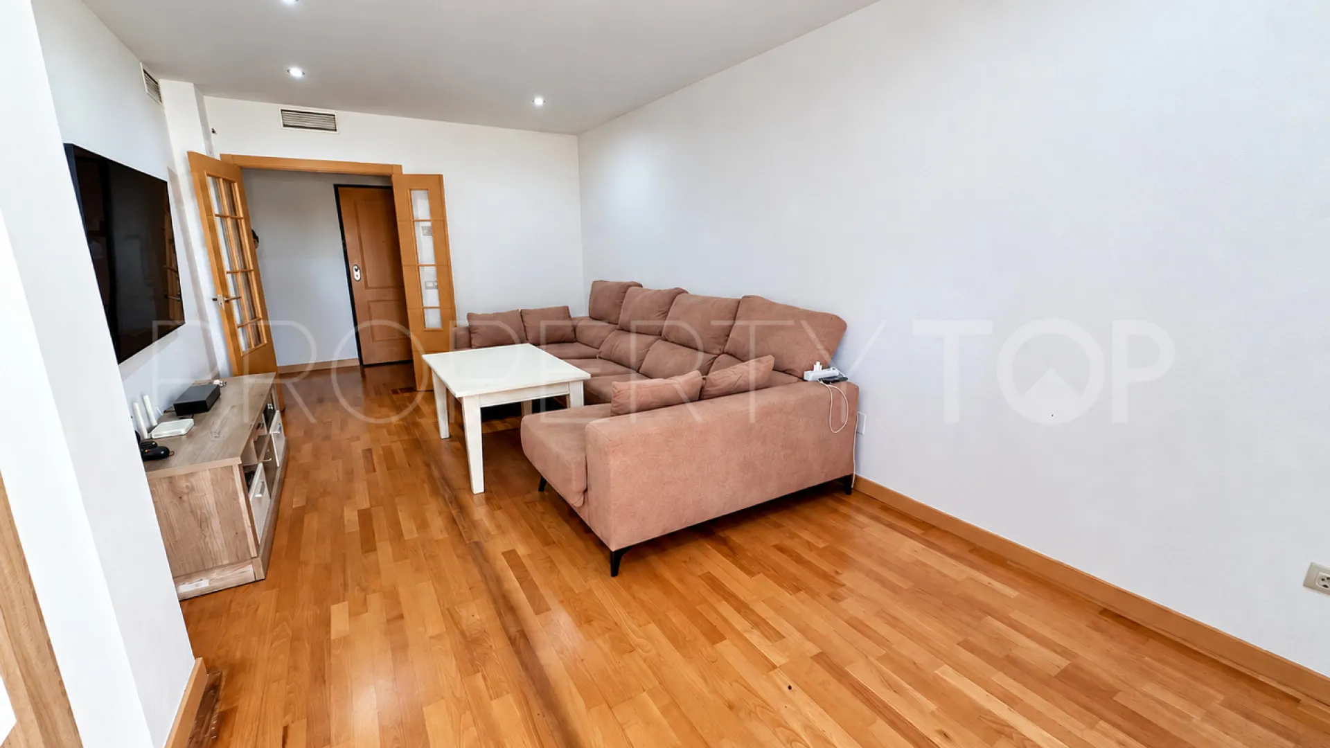 Ground floor apartment with 3 bedrooms for sale in Las Joyas