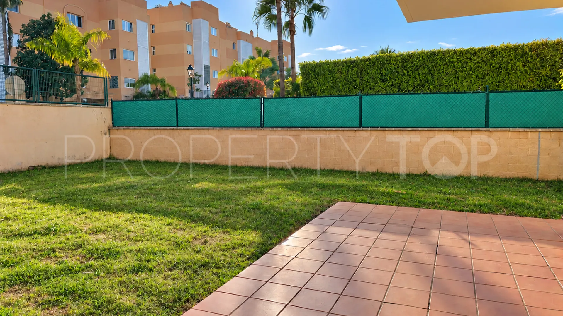 Ground floor apartment with 3 bedrooms for sale in Las Joyas