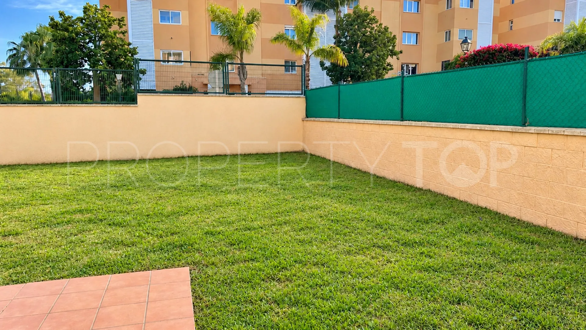 Ground floor apartment with 3 bedrooms for sale in Las Joyas