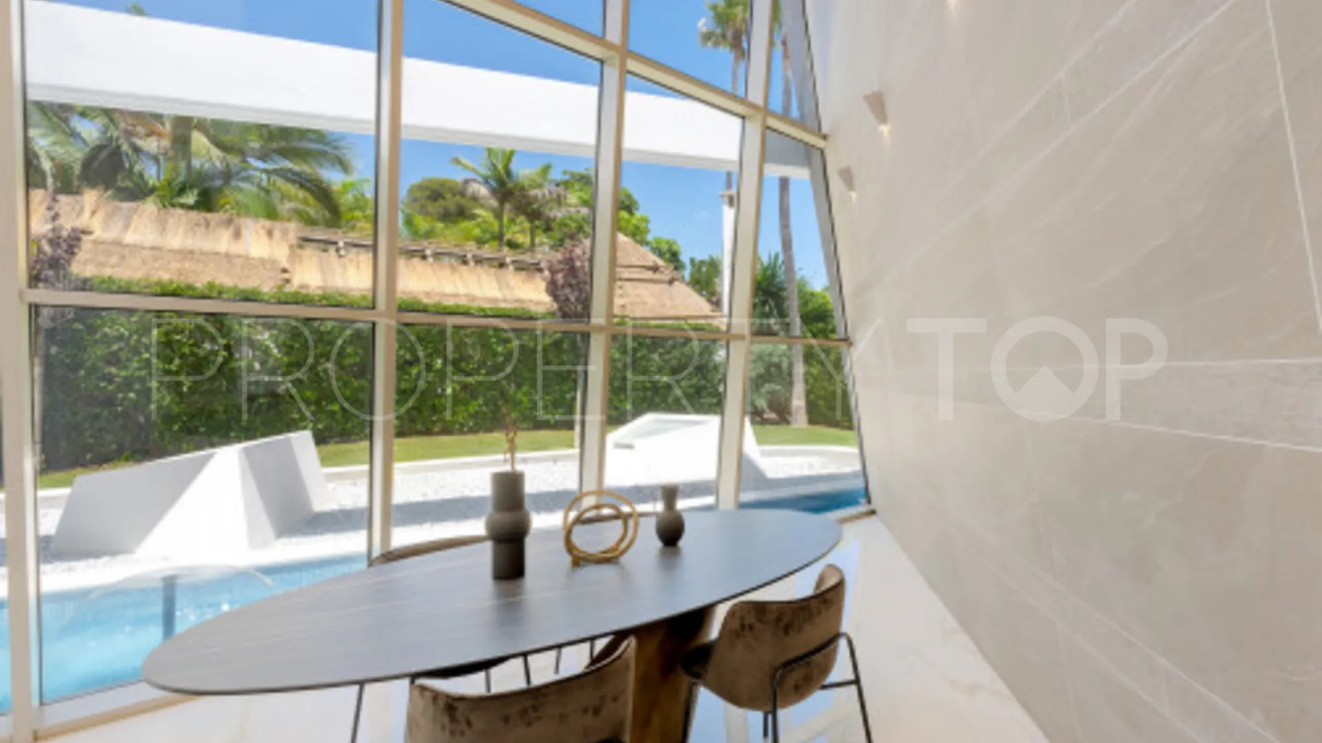 Villa en venta de 6 dormitorios en Los Monteros Playa