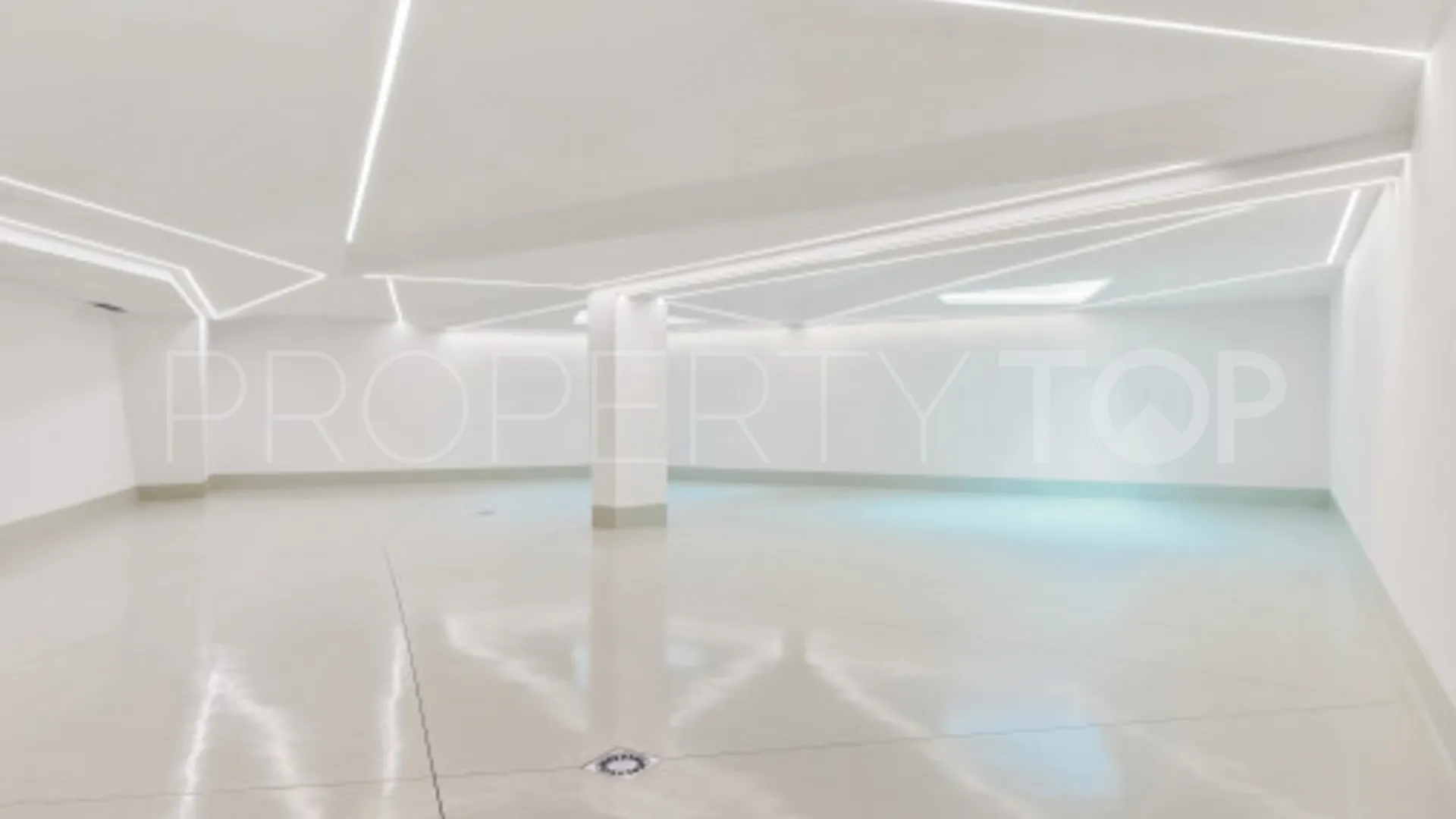 Villa en venta de 6 dormitorios en Los Monteros Playa