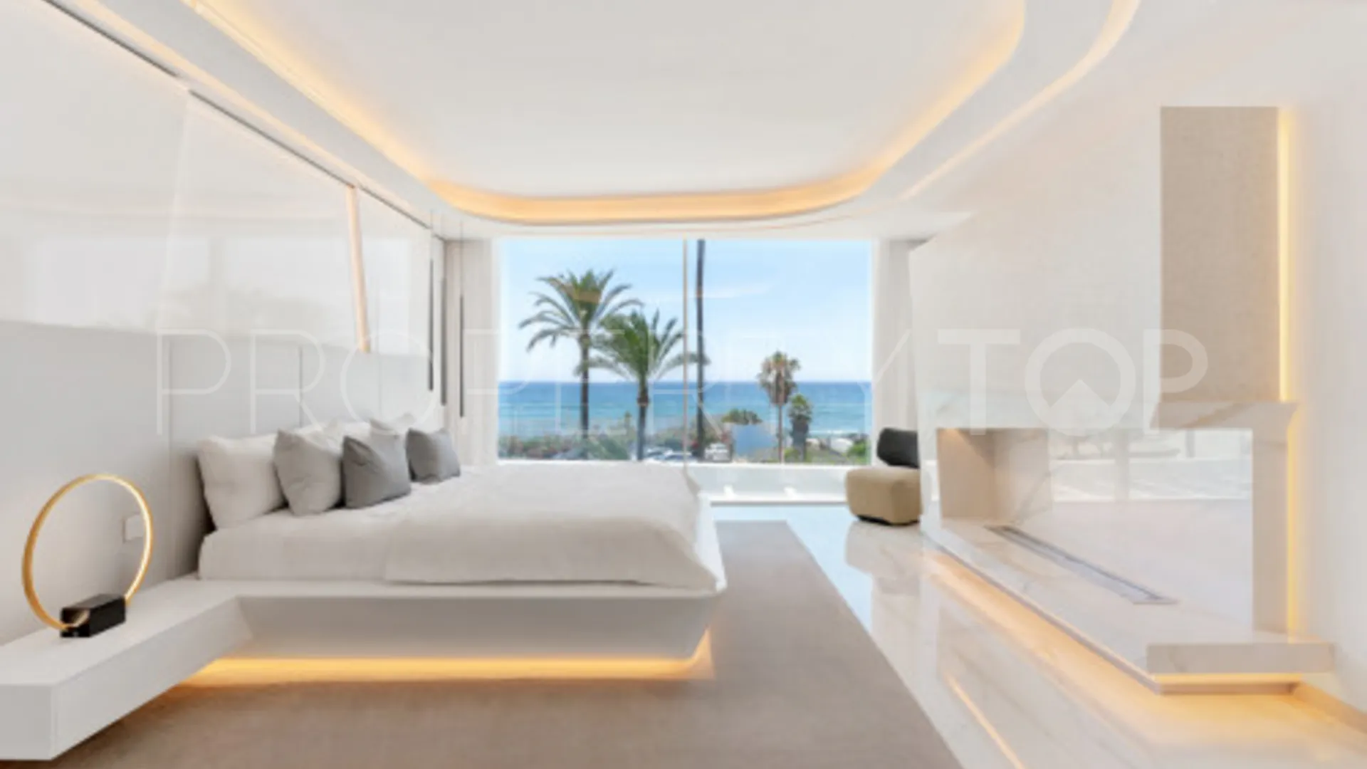 Villa en venta de 6 dormitorios en Los Monteros Playa