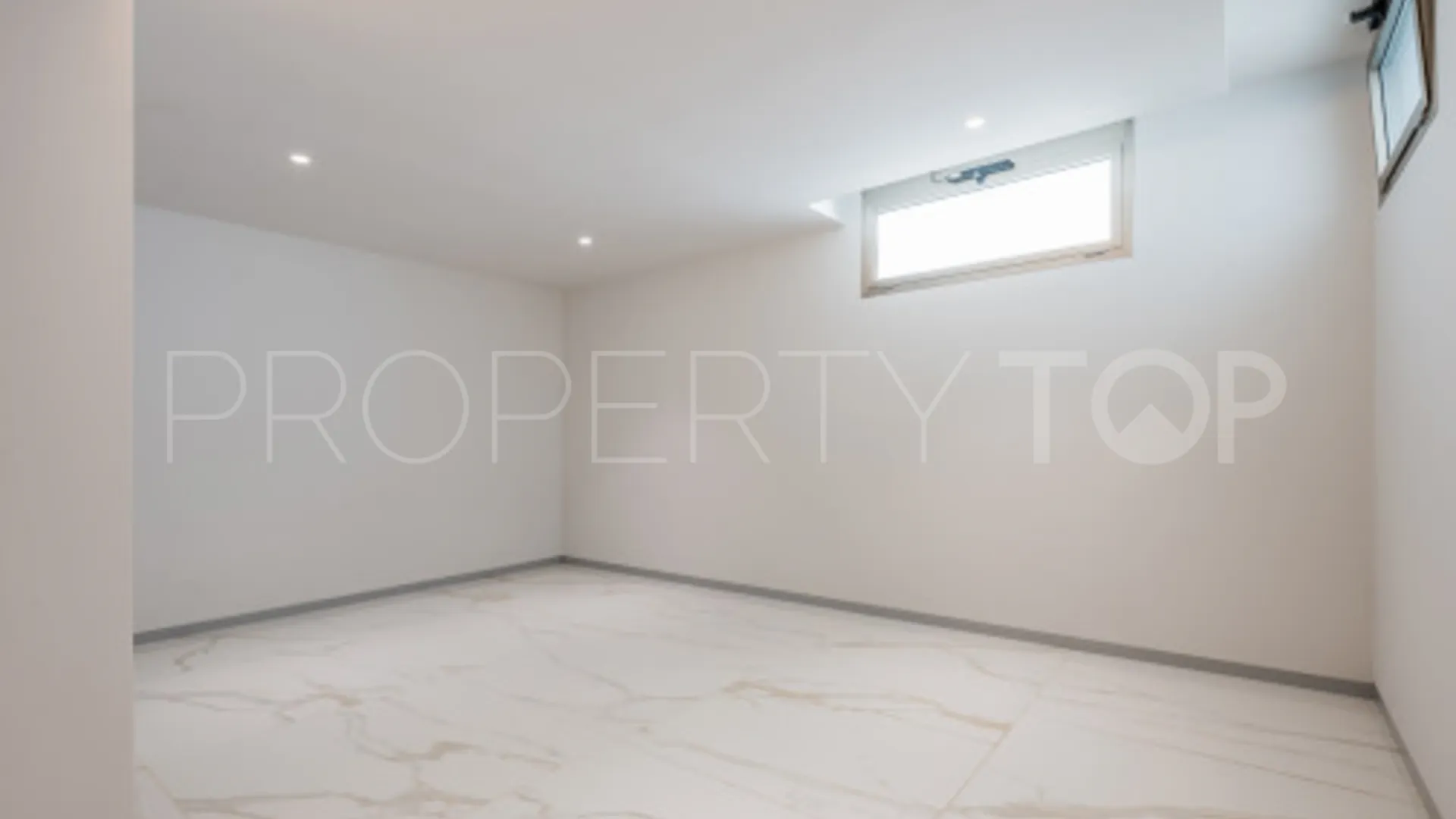 Villa en venta de 6 dormitorios en Los Monteros Playa
