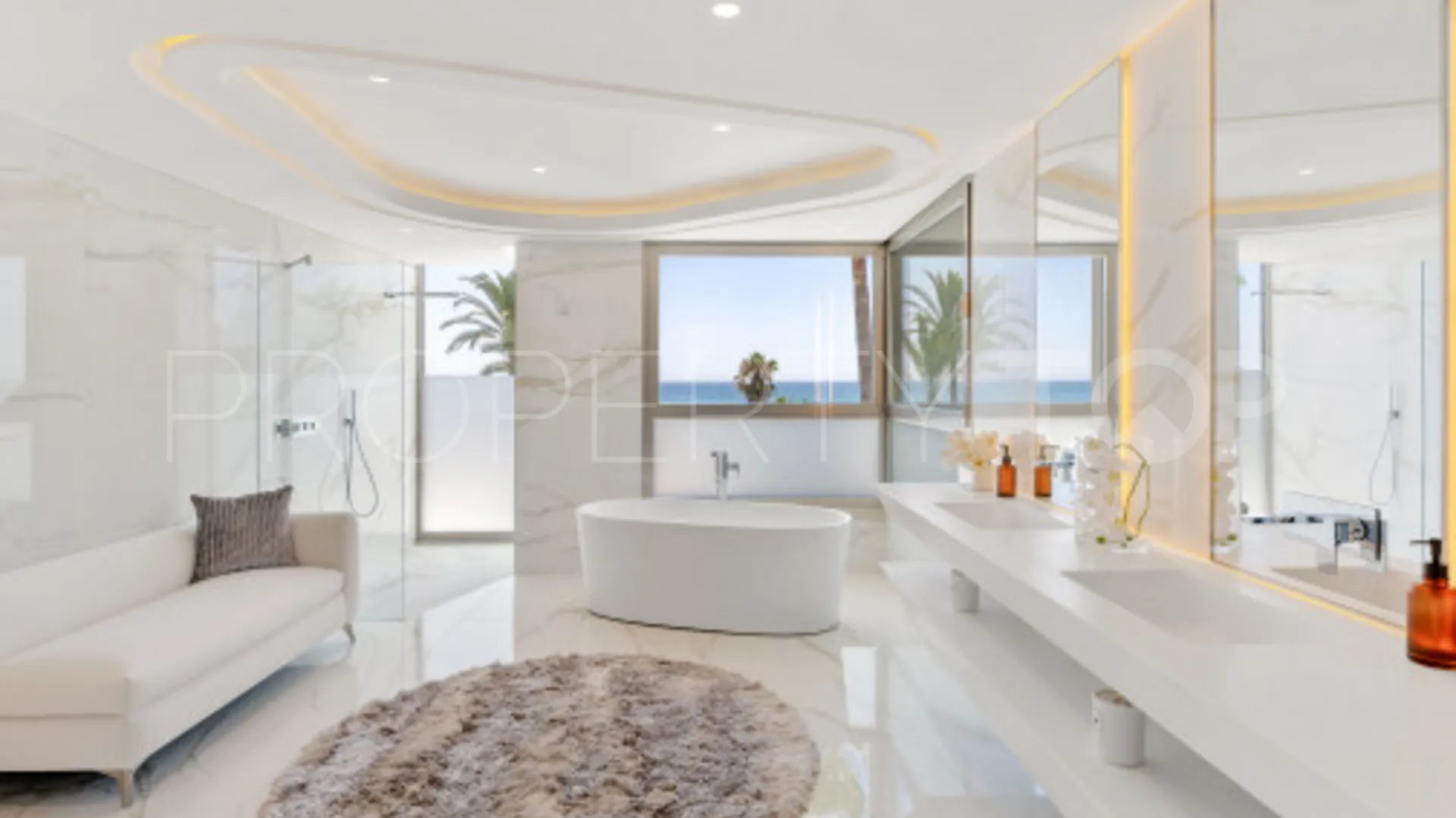 Villa en venta de 6 dormitorios en Los Monteros Playa