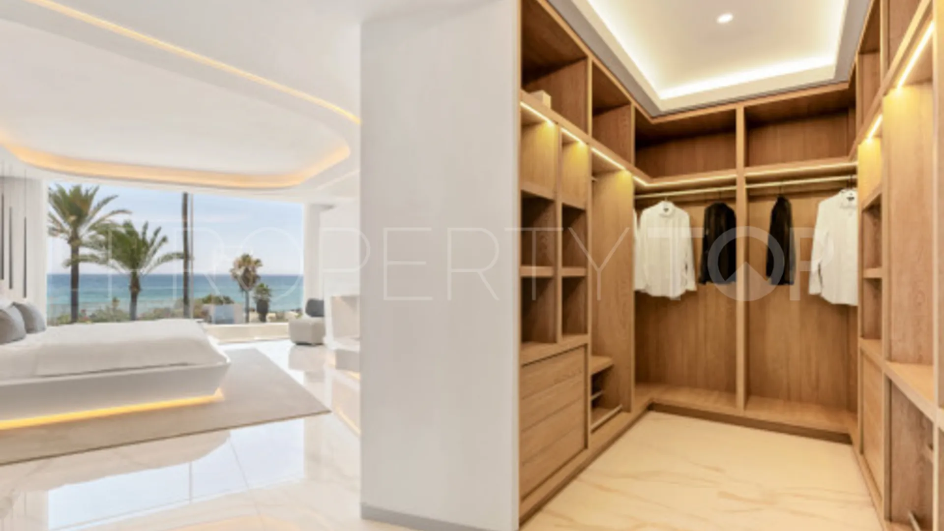 Villa en venta de 6 dormitorios en Los Monteros Playa