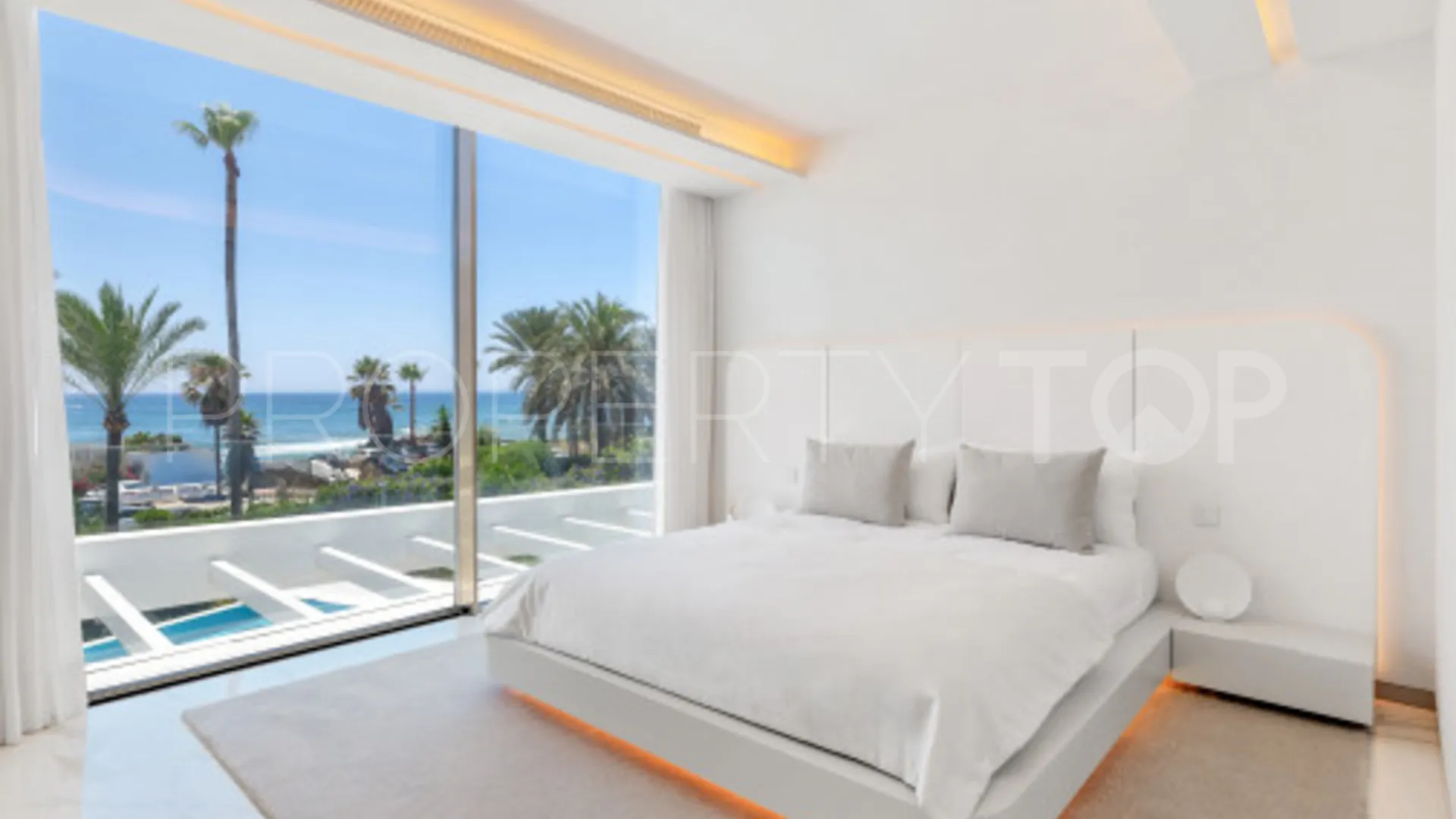 Villa en venta de 6 dormitorios en Los Monteros Playa