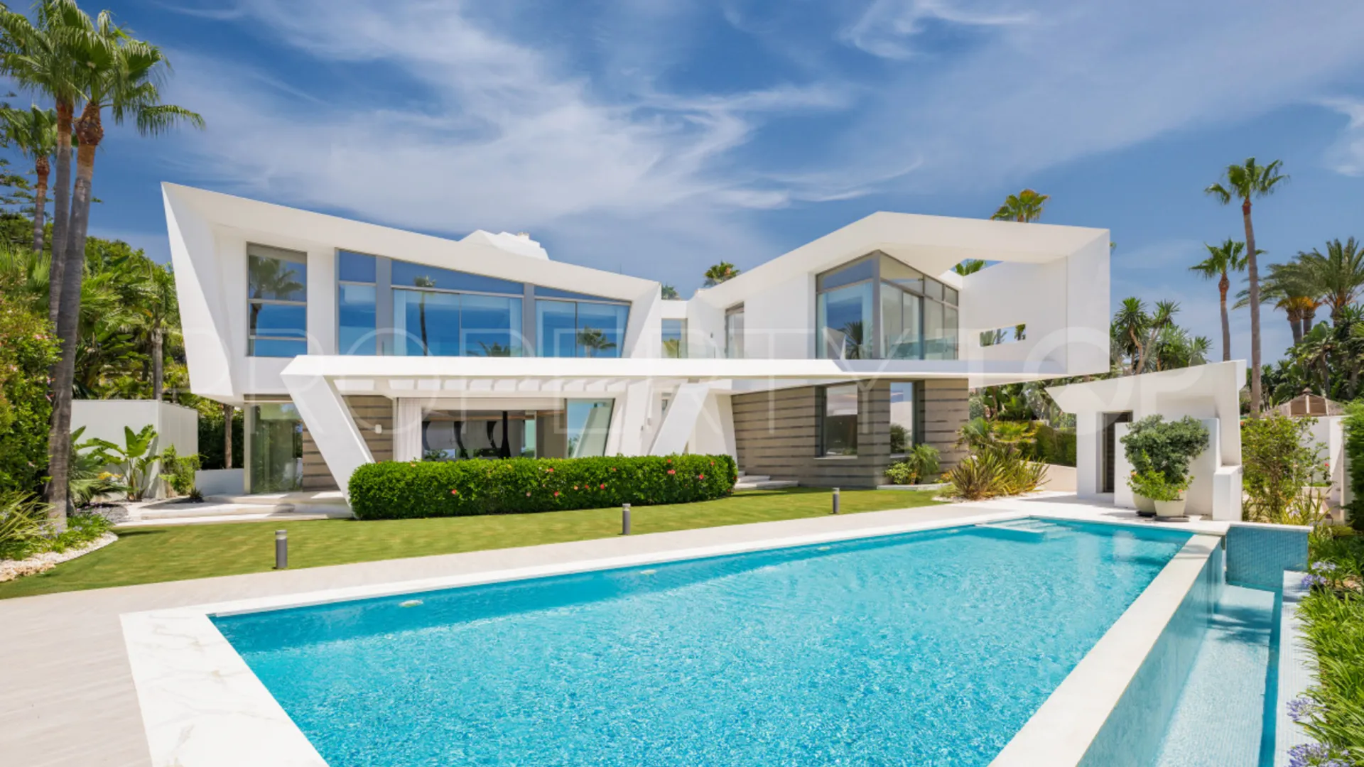 Villa en venta de 6 dormitorios en Los Monteros Playa