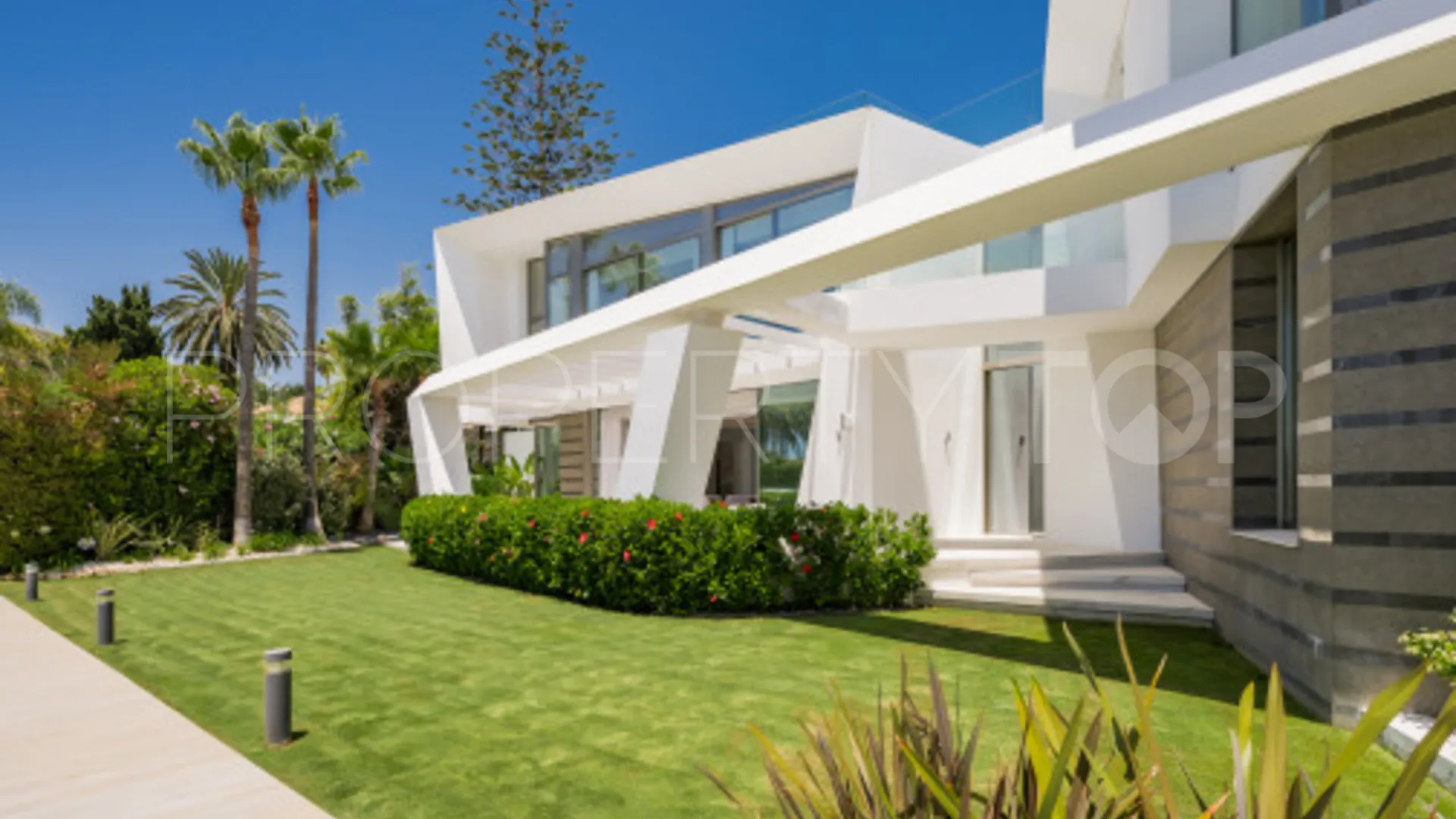 Villa en venta de 6 dormitorios en Los Monteros Playa