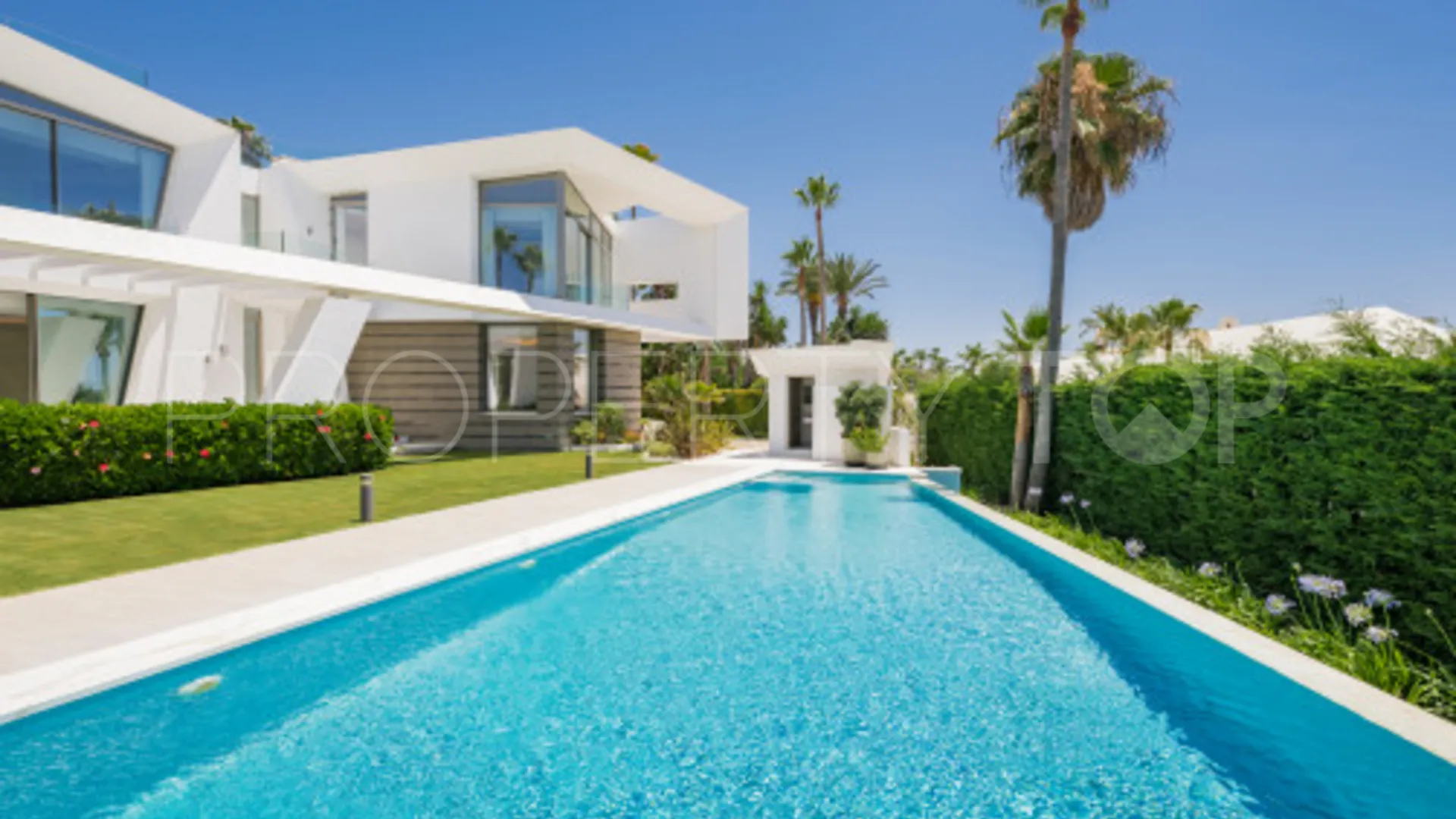 Villa en venta de 6 dormitorios en Los Monteros Playa