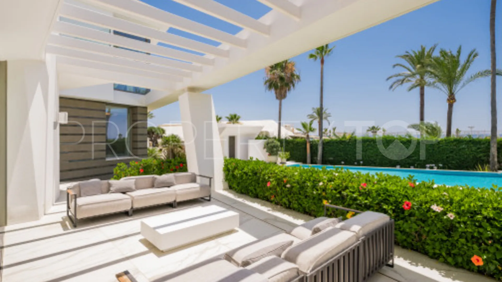 Villa en venta de 6 dormitorios en Los Monteros Playa