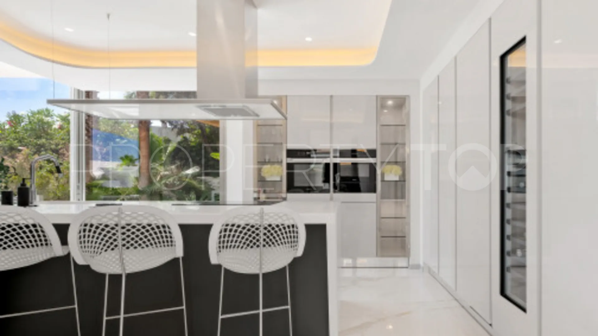 Villa en venta de 6 dormitorios en Los Monteros Playa