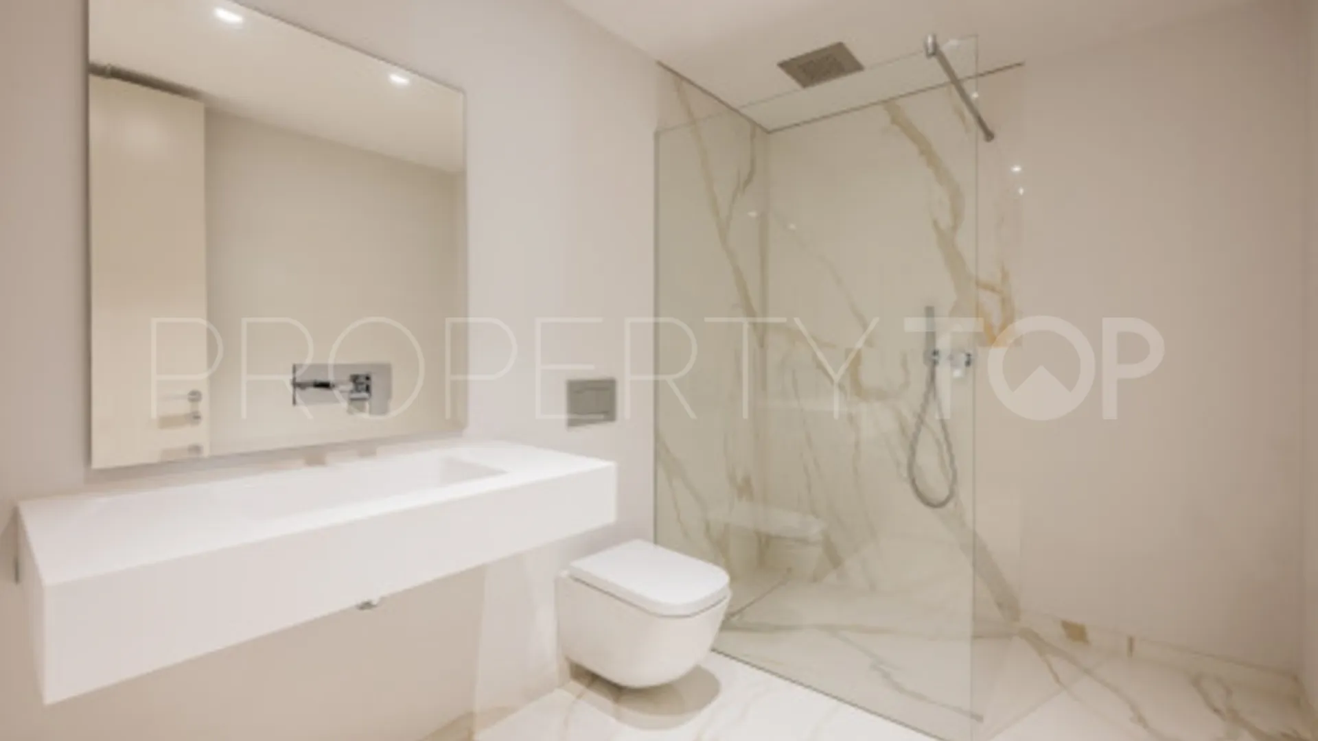 Villa en venta de 6 dormitorios en Los Monteros Playa