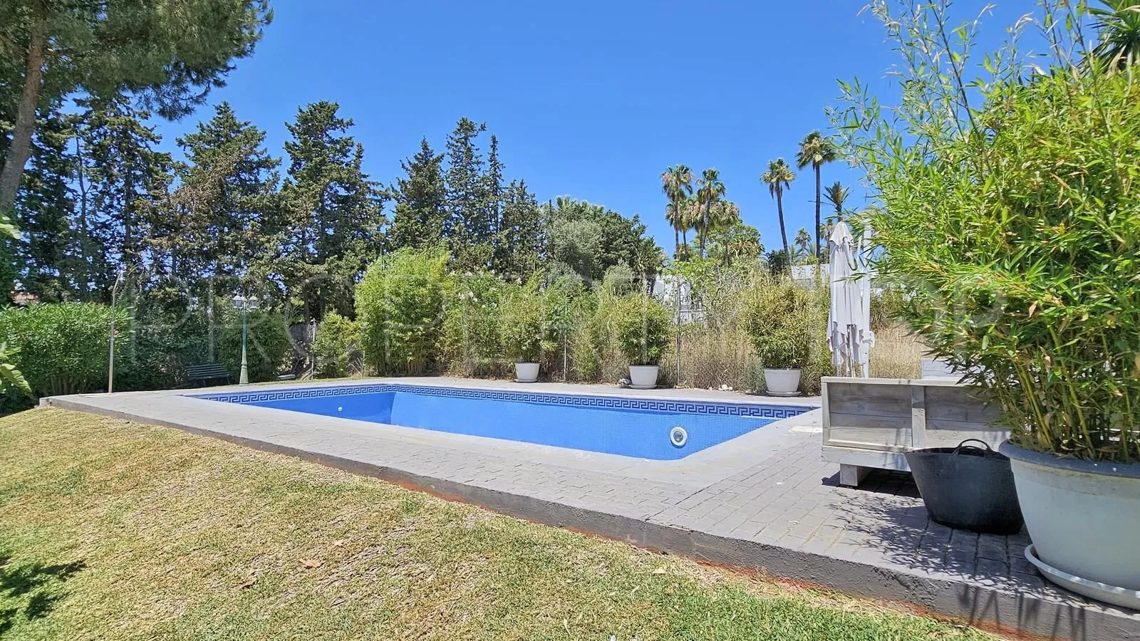 Villa en venta con 5 dormitorios en Paraiso Barronal