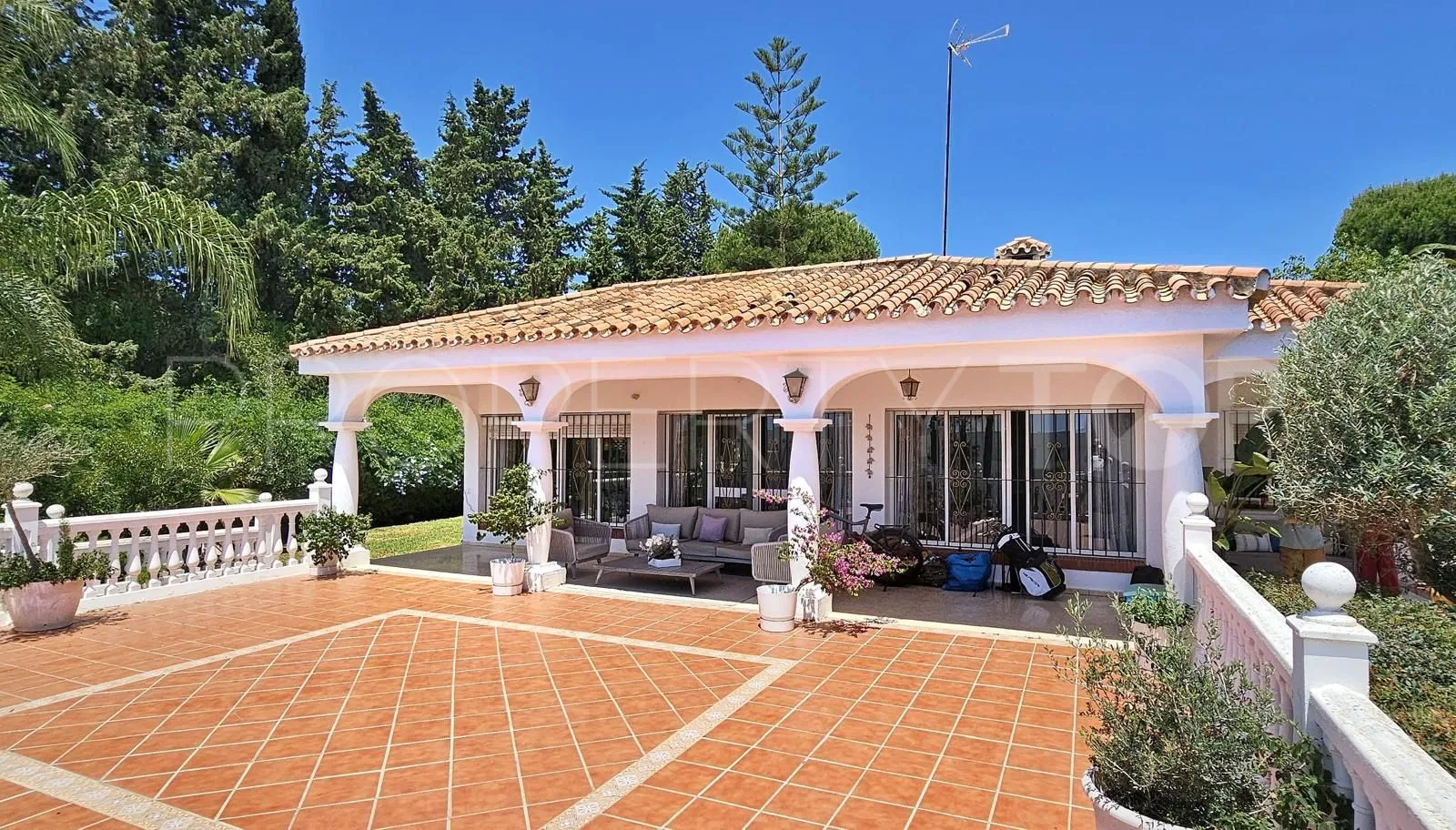Villa en venta con 5 dormitorios en Paraiso Barronal