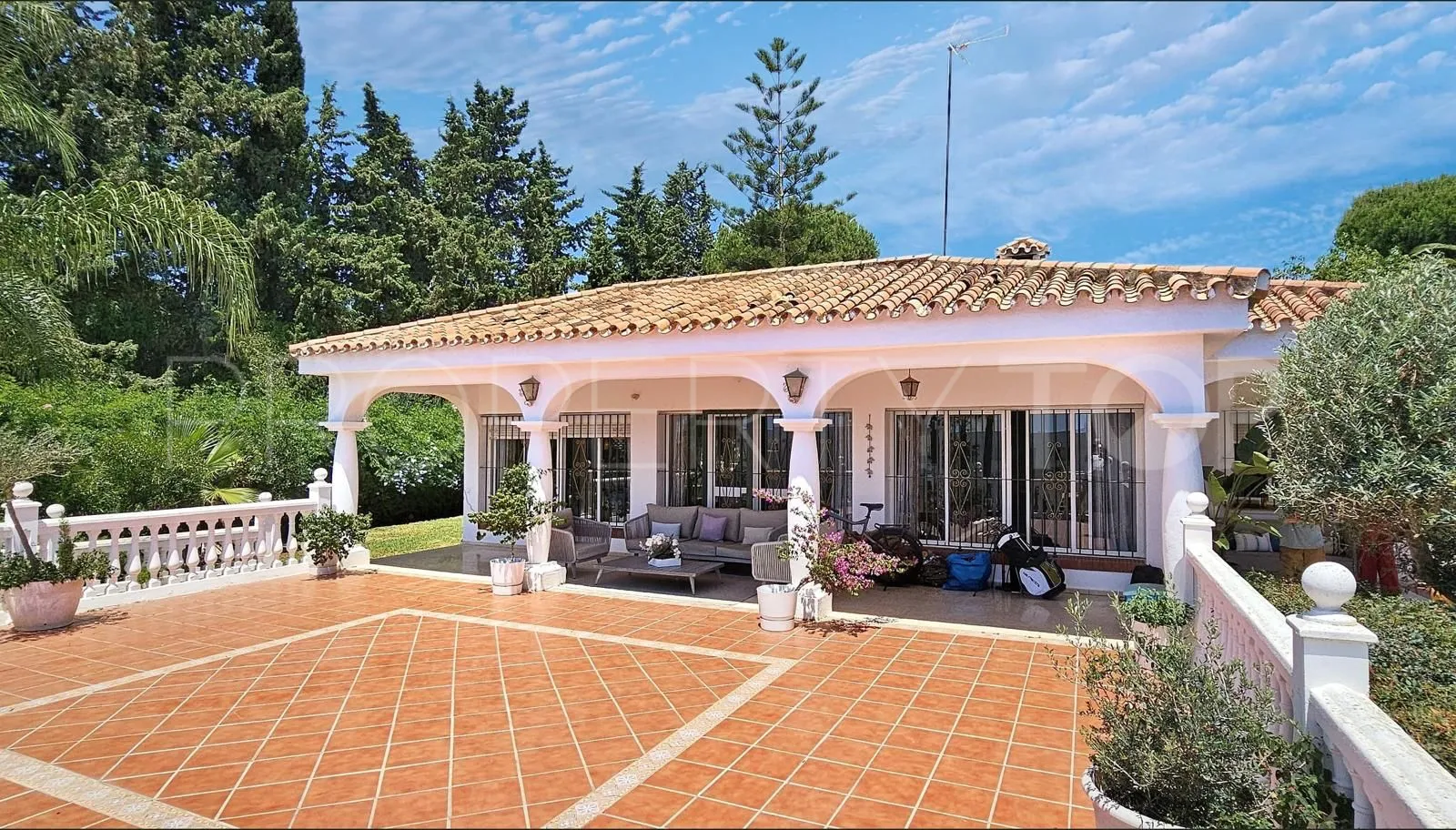 Villa en venta con 5 dormitorios en Paraiso Barronal