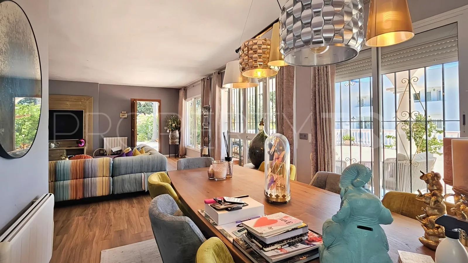 Villa en venta con 5 dormitorios en Paraiso Barronal