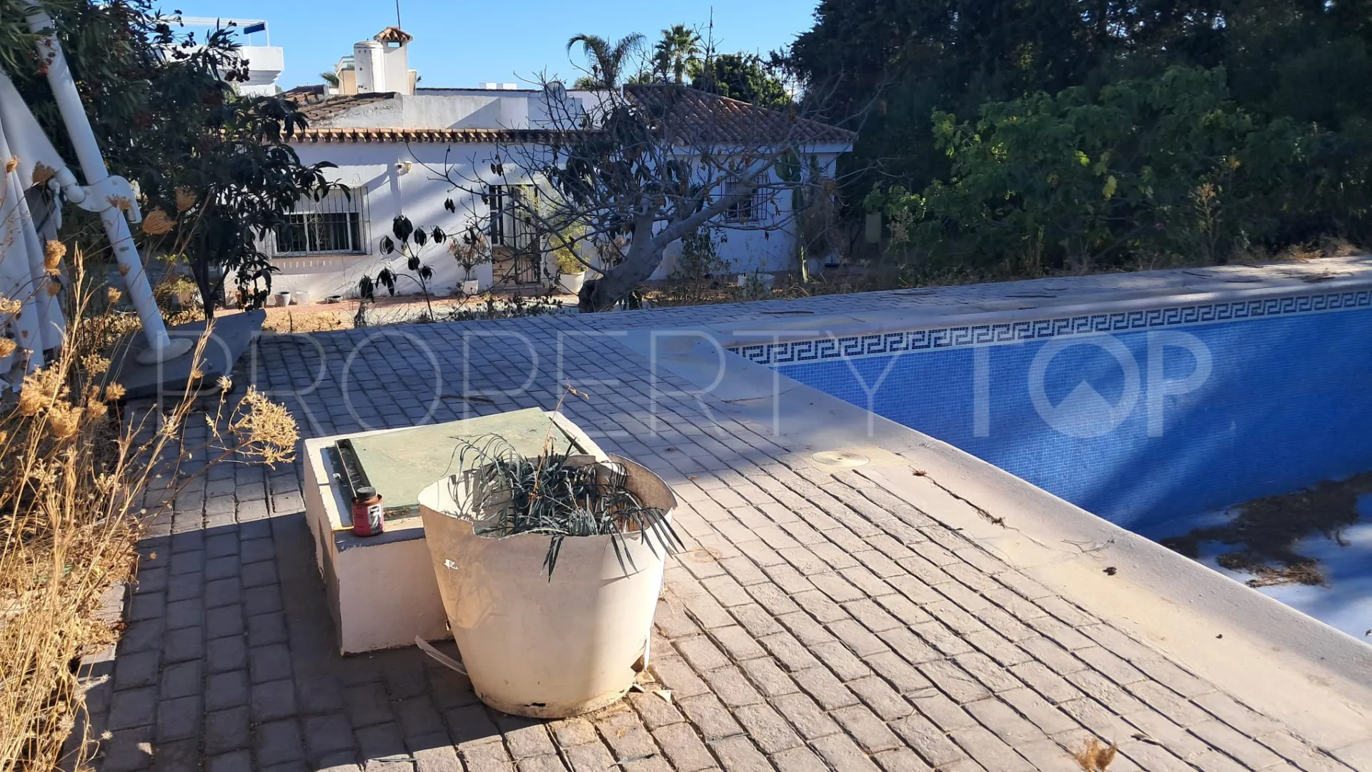 Se vende villa en Paraiso Medio