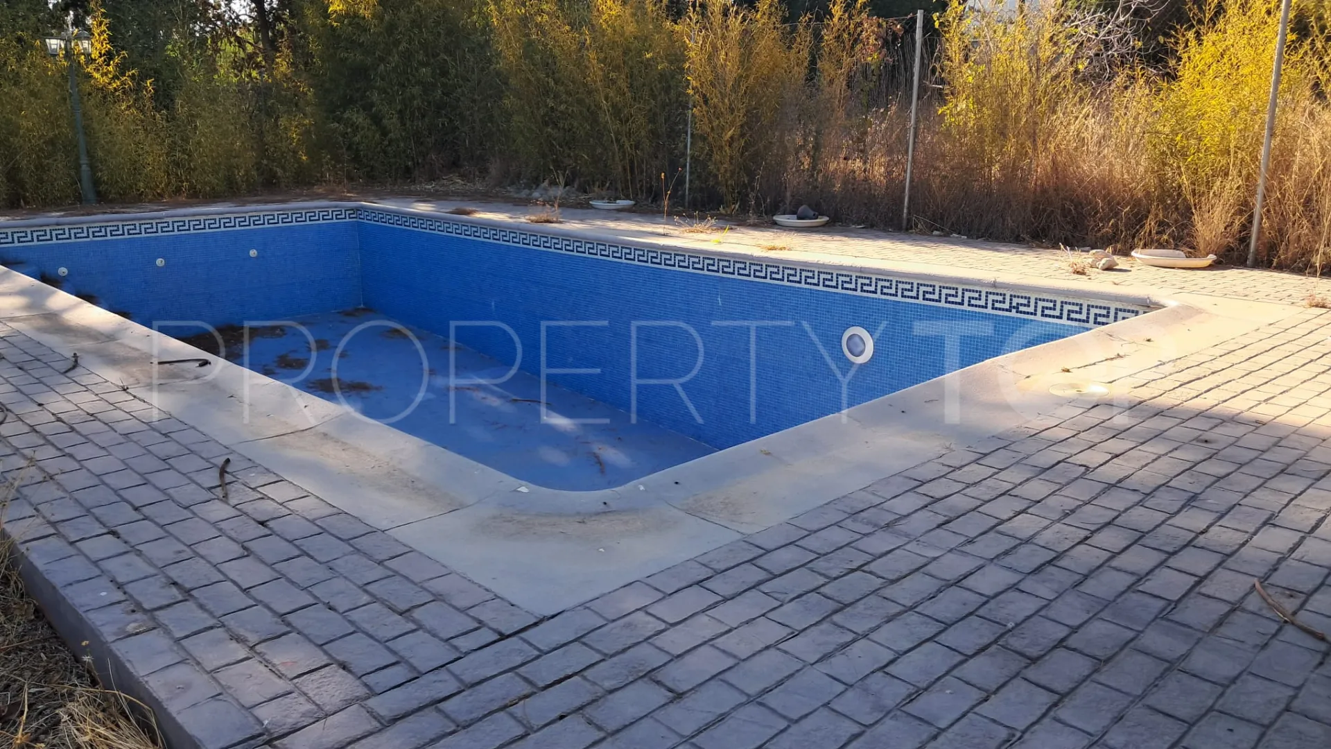 Se vende villa en Paraiso Medio